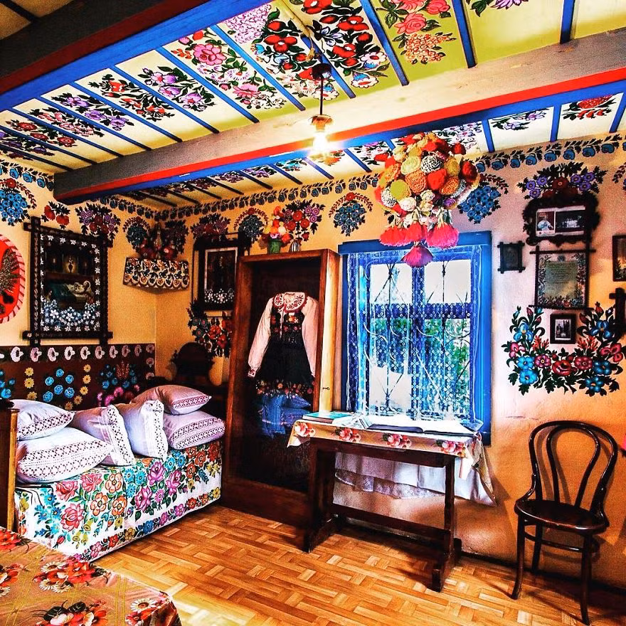 Mục đích ban đầu của cuộc thi này là một phần giúp những người dân Ba Lan phục hồi tâm lý bi thương, u uất bởi những vết thương mà đất nước phải gánh chịu trong chiến tranh thế giới II. (Nguồn Bored Panda)