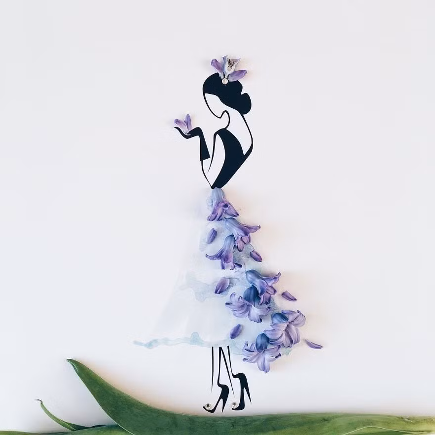 Tuy không mất nhiều thời gian để hoàn thành một tác phẩm nhưng những tác phẩm nghệ thuật từ cánh hoa của nữ nghệ sĩ Clair luôn khiến người xem trầm trồ và thưởng thức. (Nguồn Bored Panda)