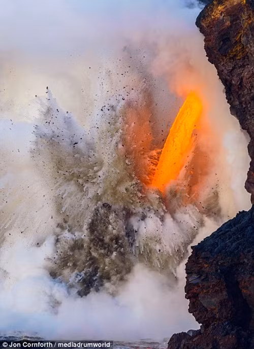 Theo thông tin đăng tải, Kilauea là một trong những núi lửa mạnh nhất thế giới, nằm trên quần đảo Hawaii trên Thái Bình Dương. (Nguồn Dailymail)