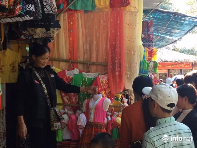 Linh thieng Le khai ha cua nguoi Muong o suoi ca than-Hinh-5