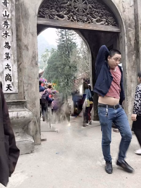 Chet ngat doc chieu chinh sua anh cua dan mang-Hinh-5