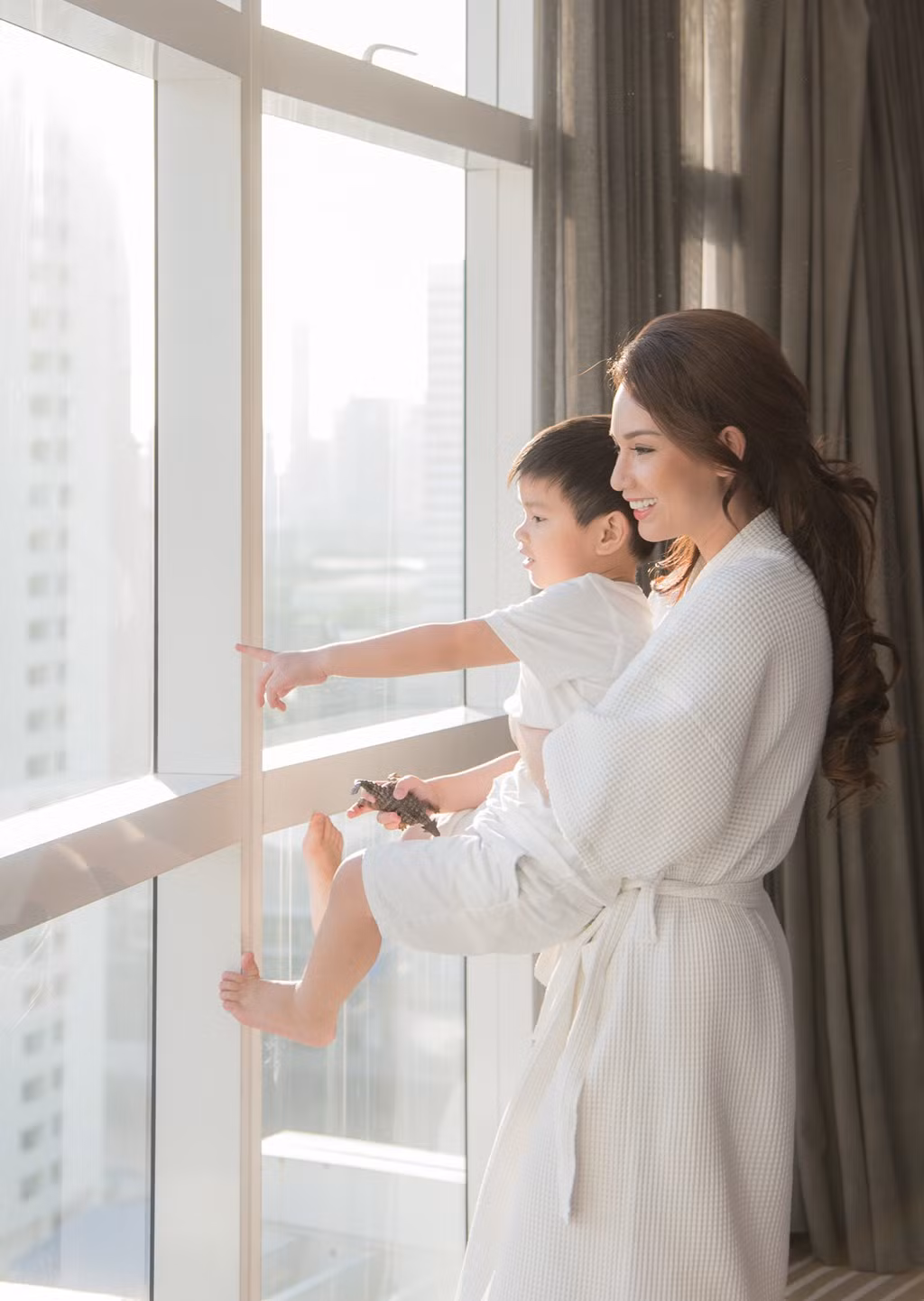 Quỳnh Chi tâm sự sau nhiều năm ly hôn, cô vẫn đang ở giai đoạn tìm kiếm tình yêu đích thực của mình. Trong ngày lễ tình nhân, nữ MC dành trọn thời gian cho công việc, buổi tối sẽ gặp gỡ hội độc thân. "Đối với tôi, Valentine như một ngày bình thường", cô nói.