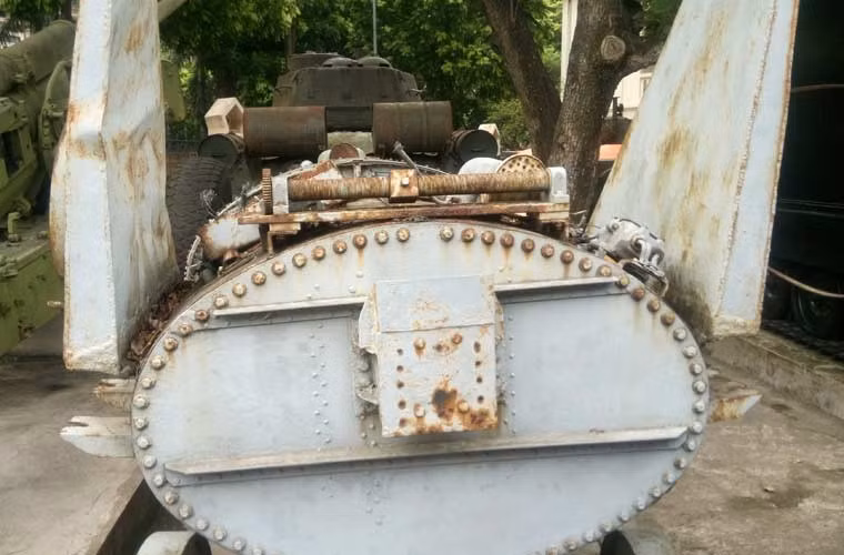 Tàu phóng từ H.DL.9 này được Xưởng 46, Hải quân chế tạo tháng 9/1967. Năm 1968 đưa vào sử dụng rà phá thủy lôi, bom từ trường thành công ở vùng biển Hải Phòng.