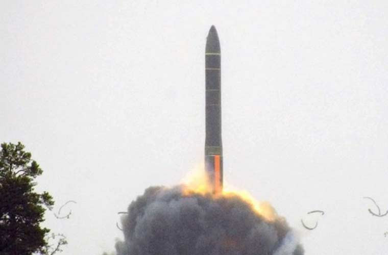 Tên lửa đạn đạo liên lục địa RS-24 Yars (NATO định danh là SS-27 Mod 2) được thiết kế để đột phá, xuyên thủng lá chắn tên lửa mà Mỹ triển khai ở châu Âu. Quả tên lửa đạn đạo nặng 49 tấn này có thể mang 4-10 đầu đạn hạt nhân dẫn hướng độc lập MIRV (công suất 100-300 kiloton/đầu đạn), tầm bắn tới 12.000km, tốc độ Mach 20, độ chính xác trong vòng 150-250m.