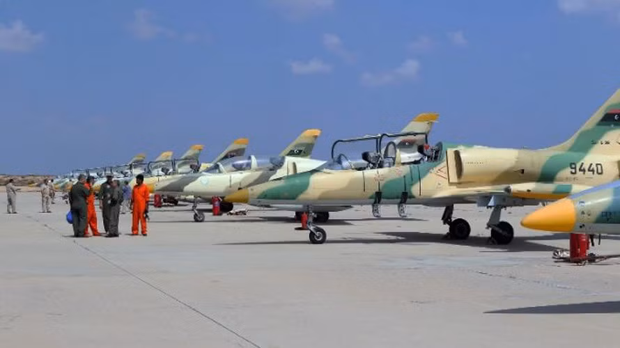 Thiếu tướng Al Mismari nhấn mạnh: "Chúng tôi đã làm việc để tái cấu trúc phòng chỉ huy tác chiến và các tuyến phòng thủ, mặt trận Sirte được tăng cường với vũ khí, radar và tên lửa phòng không".