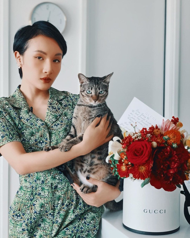 Sau khi hoàn thành bậc cao học ngành International Fashion Marketing tại Anh và trở về nước, Giang theo đuổi công việc ngành marketing. Hiện nay, cô đã nghỉ việc để dành toàn bộ thời gian cho việc làm vlogger. Các video tại kênh Giang Ơi luôn toát lên sự gần gũi và truyền nhiều cảm hứng, đúng như mong muốn trở thành một “người bạn trên mạng” của cô.