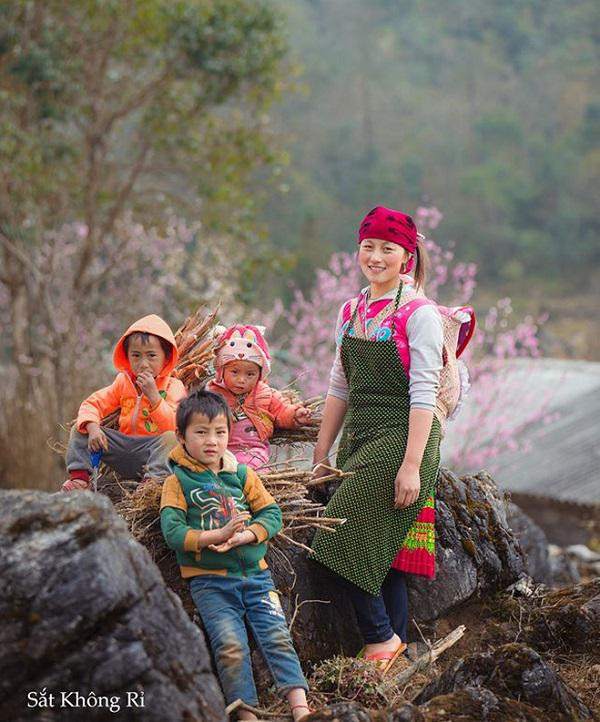 Nu cuoi toa nang khien cu dan mang don tim cua co gai H'Mong-Hinh-3