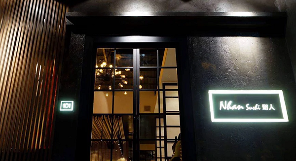 Ha Noi: Pizza 4PS, Nhan Sushi, Com ga Hai Nam... vi pham an toan thuc pham