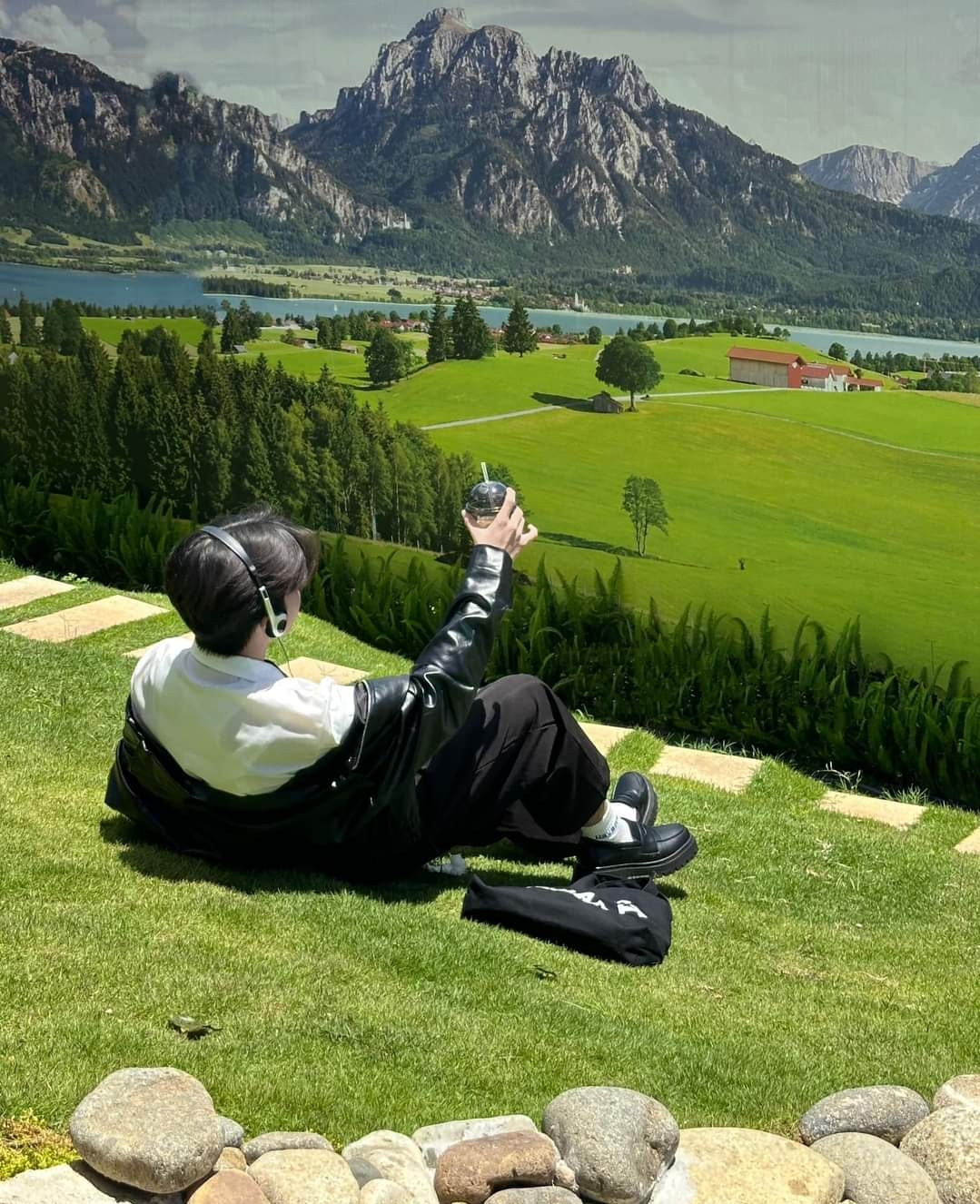 Da Lat co can thiet phai tao canh Thuy Si “gia” bang phong bat?