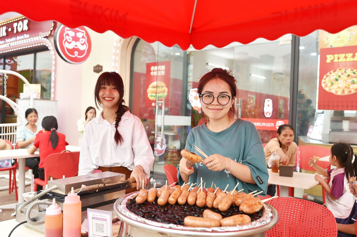 Thien duong am thuc phia dong - diem hen moi cua gioi tre Ha thanh