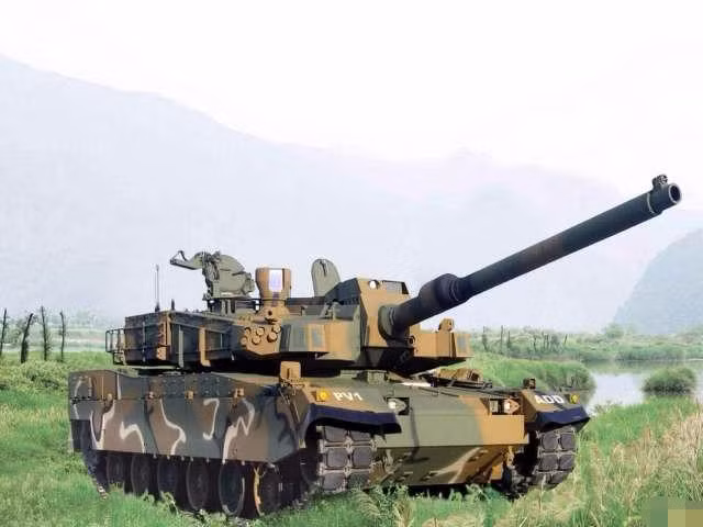 Sau khi nối lại sản xuất, nhà máy Hyundai sẽ giao 106 xe tăng K2 cho quân đội Hàn Quốc vào năm 2021. Ngoài ra, lô 110 chiếc thuộc đơn hàng thứ ba sẽ được ký kết trong vài năm tới, các đơn vị thiết giáp của nước này cuối cùng đã đi đúng hướng.