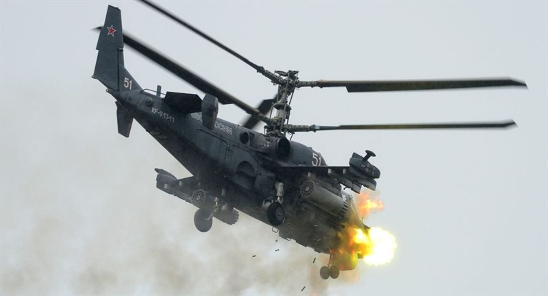 Việc đồng bộ hoá cao độ giữa máy tính phần tử kỹ thuật số với hệ thống ống phóng đạn thẳng đứng kèm đạn tên lửa có tính năng hướng về mục tiêu nhờ lái hướng bằng liều phụ sau khi rời thùng phóng cho phép hệ thống giảm tới mức thấp nhất thời gian chuẩn bị xạ kích.