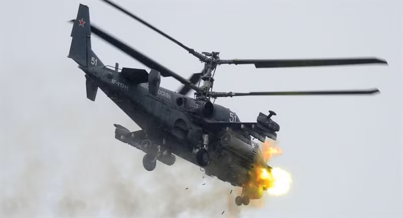 Việc đồng bộ hoá cao độ giữa máy tính phần tử kỹ thuật số với hệ thống ống phóng đạn thẳng đứng kèm đạn tên lửa có tính năng hướng về mục tiêu nhờ lái hướng bằng liều phụ sau khi rời thùng phóng cho phép hệ thống giảm tới mức thấp nhất thời gian chuẩn bị xạ kích.