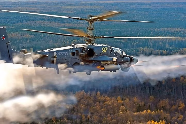 Tình đối đầu giữa trực thăng tấn công Ka-52 và hệ thống phòng không Tor được đặt ra khi Không quân Nga điều dòng trực thăng này đến bán đảo Crimea. Để tăng cường khả năng tồn tại trước hệ thống tên lửa đất đối không của đối phương, trước khi được điều đến Crimea, Không quân Nga đã kịp thời trang bị cho Ka-52 hệ thống tác chiến điện tử cực mạnh (EW), bản nâng cấp của Vitebsk.