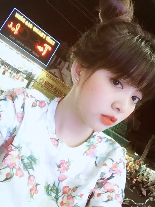 Dù kiếm được thu nhập khá cao, trên 30 triệu đồng/tháng nhưng Thu Hiền vẫn luôn cố gắng để việc kinh doanh không ảnh hưởng đến học tập. Sắp vào mùa thi, Thu Hiền cho biết cô đang rất tập trung ôn luyện để có thể tốt nghiệp và đỗ vào trường đại học cô mong muốn.