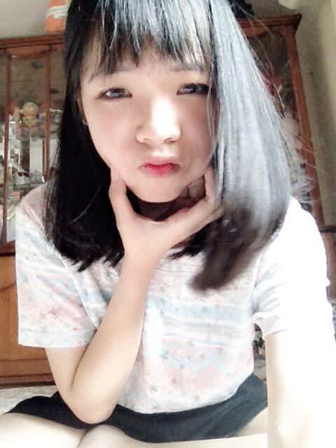 Được biết Tú Linh vốn là một nữ sinh tinh nghịch, vui nhộn. Bình thường, trong lúc rảnh rỗi Tú Linh cũng thường nghịch ngợm, làm những hành động lạ để khai phá thêm những khả năng của bản thân.