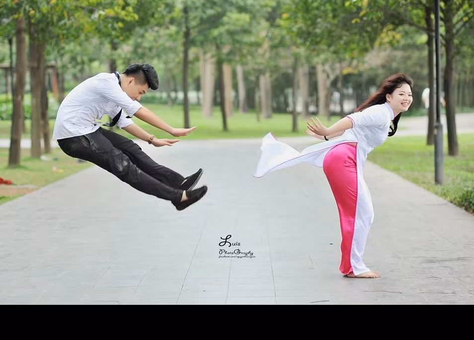 Huy Hoàng chia sẻ rằng cậu cũng từng sử dụng tạo hình trên cho các sinh viên học các trường về y học, sinh học khác và hầu hết các bạn đều rất thích thú, thoải mái, nhiệt tình thực hiện. Những tranh cãi trên mạng về việc nam nữ gối đầu lên nhau chỉ là điều phát sinh không đáng có do một số dân mạng đã quá "mô - li - phê", quan trọng hóa những cử chỉ thân quen, gần gũi của những người bạn sinh viên.