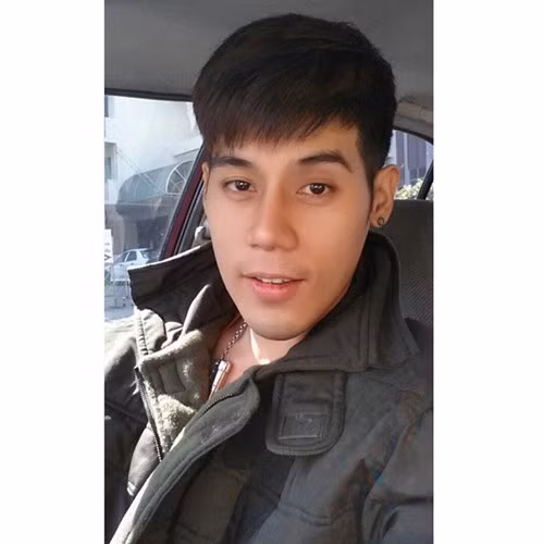 Để giữ gìn vóc dáng, thân hình đẹp... Dechapat ngoài giờ đi làm người mẫu, xe ôm cũng dành một khoảng thời gian riêng để tập thể hình, chơi thể thao.