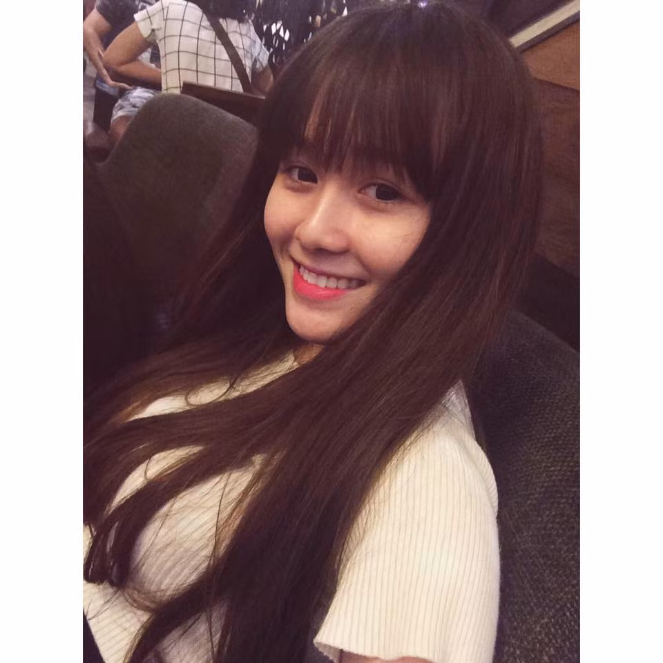 Cũng chính vì sở thích với những môn thể thao như bóng đá, bóng rổ... mà Kiều Oanh thường được bạn bè gọi bằng biệt danh khá ngộ nghĩnh là "Cô bóng" hay "Nàng bóng".