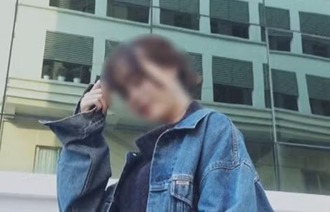 Chị N.T.N., chị họ của nạn nhân cho biết: "Chuyện buồn đến với em T. khiến cả nhà rất sốc và đau đớn, không ai nghĩ chuyện tồi tệ này lại xảy ra. Đúng là xã hội thời nay nguy hiểm quá. Gia đình em ấy sẽ làm mọi thứ để bắt hung thủ phải trả giá, đền tội. Ở nhà em ấy là người chị cả hiền lành, chăm chỉ, sau còn có 3 người em nữa. Em ấy còn quá trẻ, nỡ lòng nào cướp em ấy đi như vậy"".