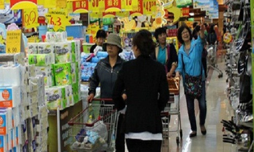 Dam dao hang loat khien nhieu nguoi chet trong sieu thi o Trung Quoc