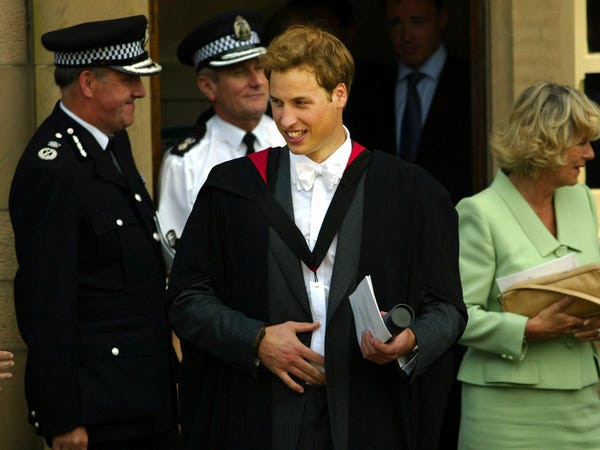 Anh tốt nghiệp trường Đại học St. Andrews ở Scotland vào tháng 6/2005.