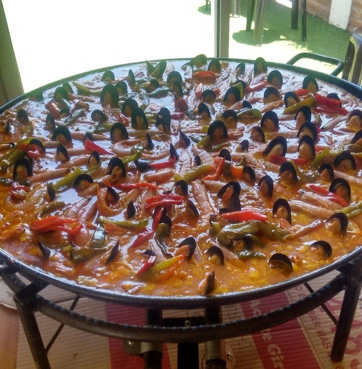 Bức ảnh này liệu có khiến bạn liên tưởng rằng có rất nhiều người trong một hồ bơi?