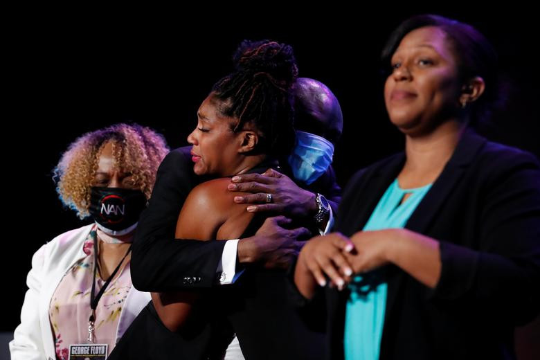 Nữ diễn viên Tiffany Haddish dự lễ tưởng niệm George Floyd. Mời độc giả xem thêm video về vụ việc người đàn ông da màu George Floyd tử vong (Nguồn video: VTC Now)