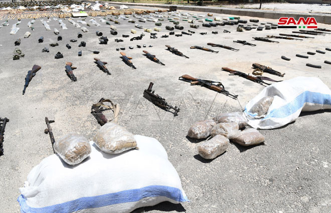 "Kho vũ khí bao gồm hơn chục khẩu súng máy hạng nặng, bệ phóng tên lửa, hàng trăm thùng đạn dược, tên lửa chống tăng. Ngoài ra còn có súng trường tự động, lựu đạn cầm tay,...", AMN đưa tin.