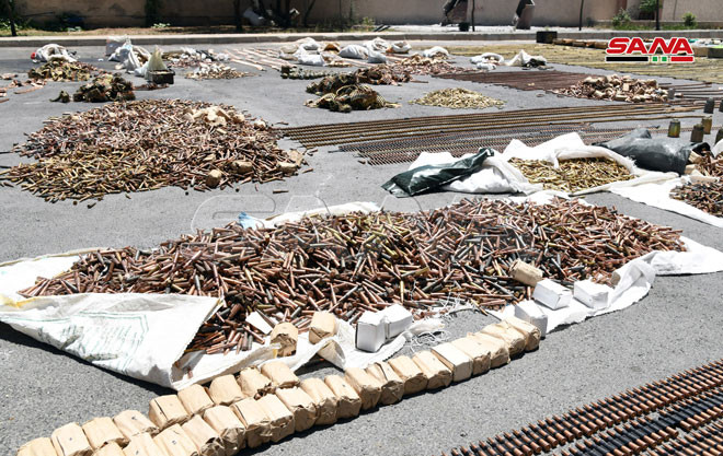 Ngoài ra còn có hơn nửa triệu viên đạn dành cho súng máy và súng trường, mìn chống tăng.