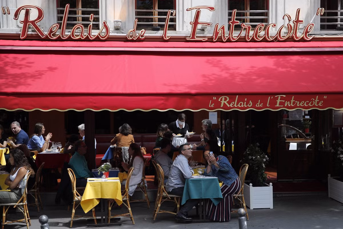 COVID-19: Cuoc song o Chau Au gio ra sao?-Hinh-10