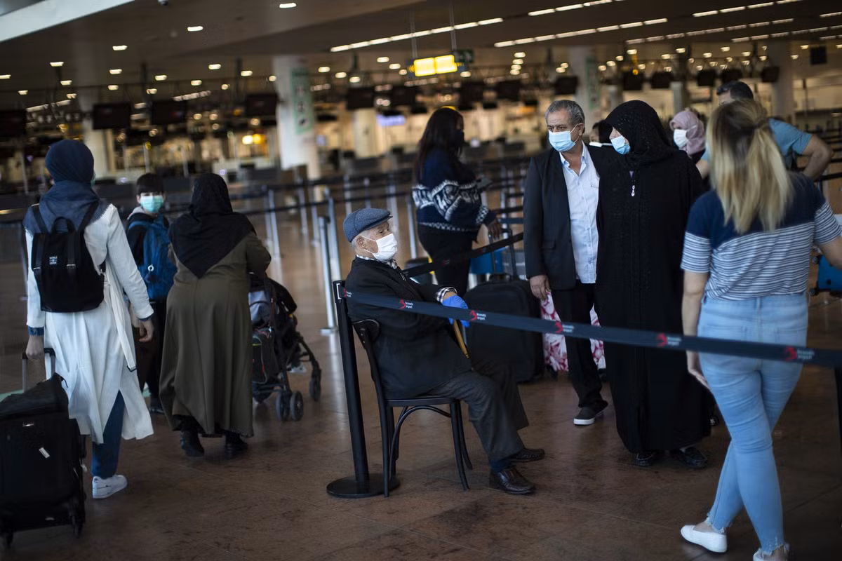 COVID-19: Cuoc song o Chau Au gio ra sao?-Hinh-3