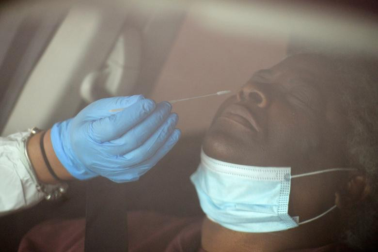 Giới chức y tế Mỹ báo cáo 38.115 ca nhiễm COVID-19 mới được ghi nhận tại nước này hôm 24/6, cao nhất kể từ ngày 26/4 - đỉnh điểm đầu tiên của đại dịch ở Mỹ. (Nguồn ảnh: Reuters)