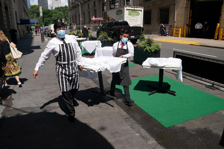 Sự gia tăng về các ca nhiễm virus SARS-CoV-2 gây lo ngại về đợt bùng dịch thứ hai khi Mỹ tái mở cửa.