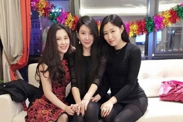 Buc anh gay lu tren mang xa hoi: ai la me, ai la con?-Hinh-2