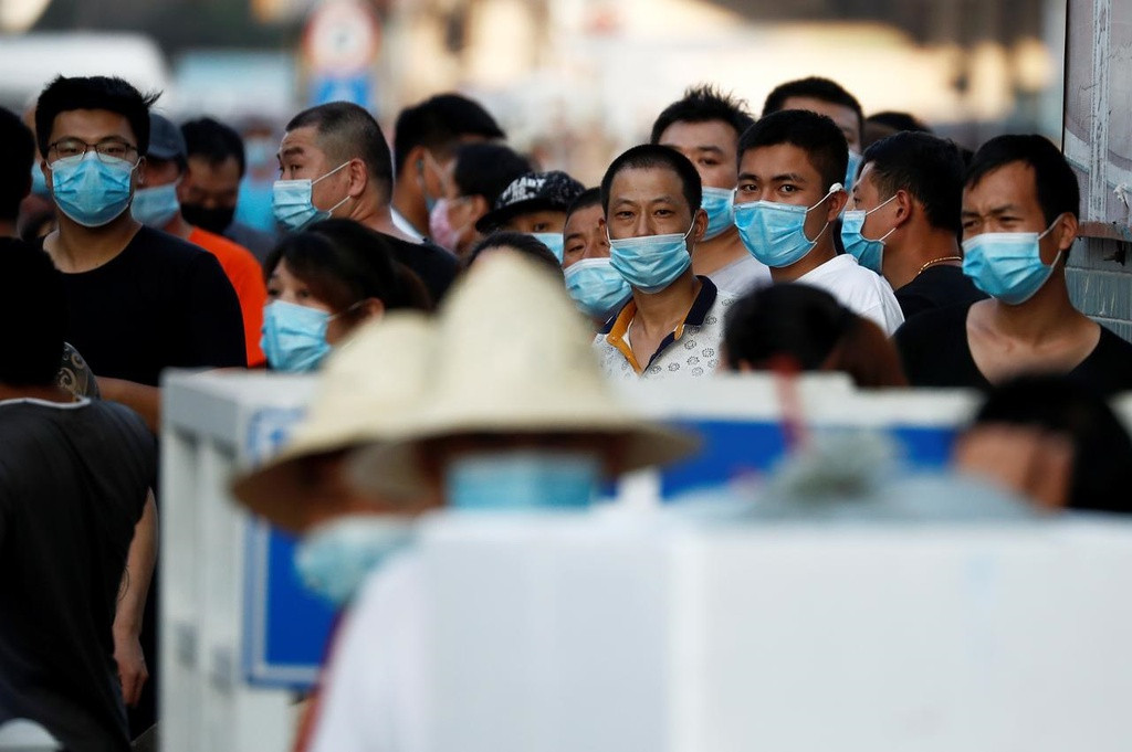 Ngoài các ca nhiễm bệnh có liên hệ tới chợ Xinfadi, ít nhất 1 ca nhiễm virus corona cũng được phát hiện liên quan tới chợ nông sản tại quận Haidian, ở phía Bắc thủ đô Bắc Kinh. Người nhiễm virus tại chợ này cũng không cho thấy triệu chứng mắc bệnh. Ảnh: AFP.