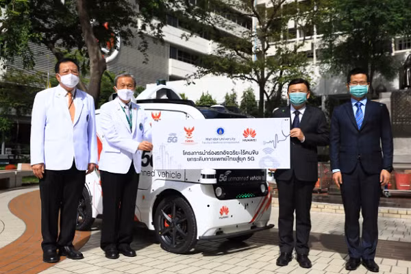 Huawei thu nghiem xe khong nguoi lai 5G tai benh vien