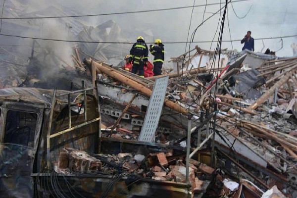 Hai hung hien truong no xe bon o Trung Quoc, nhieu thuong vong