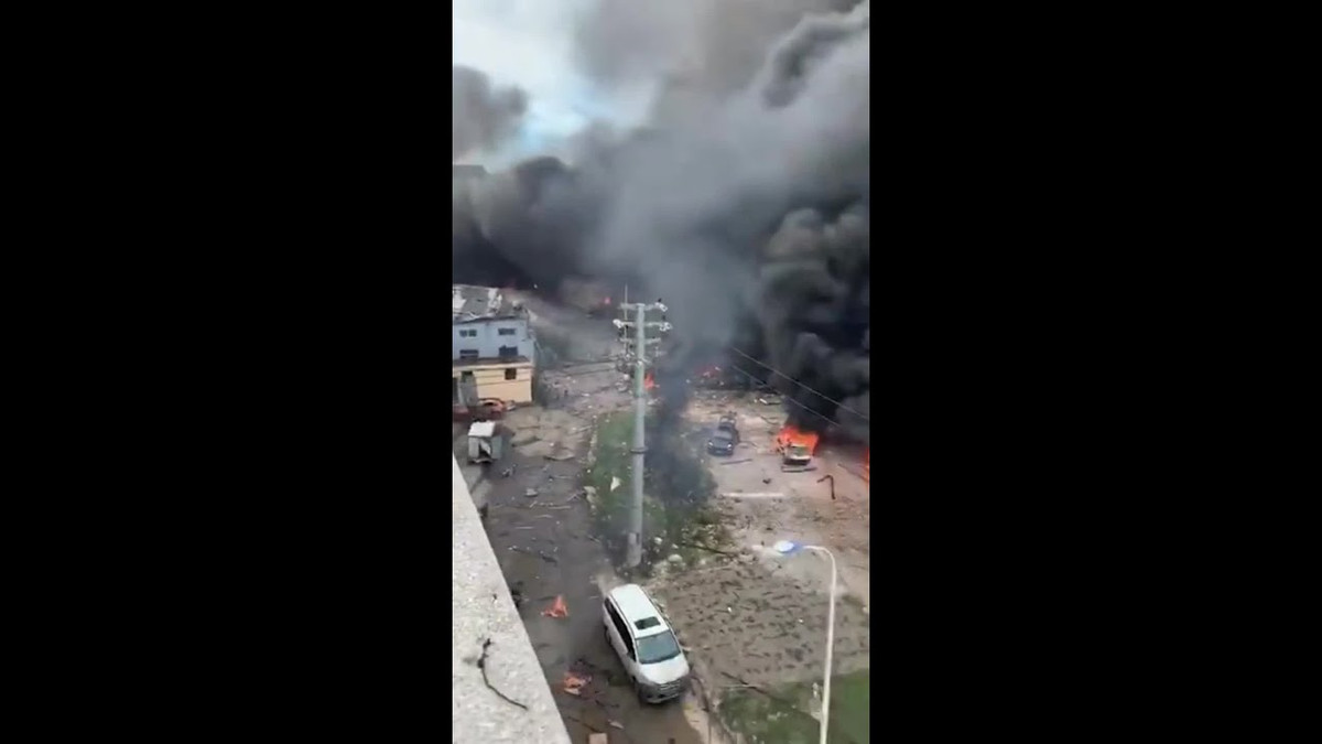 Hai hung hien truong no xe bon o Trung Quoc, nhieu thuong vong-Hinh-3