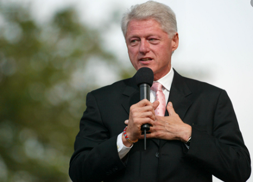 Ngày 30/5, cựu Tổng thống Bill Clinton cũng lên án việc cảnh sát lạm dụng vũ lực dẫn đến cái chết của người đàn ông da màu George Floyd. Theo ông Bill Clinton, không nên có ai chết theo cách tương tự như nạn nhân George Floyd. Ảnh: NBC.