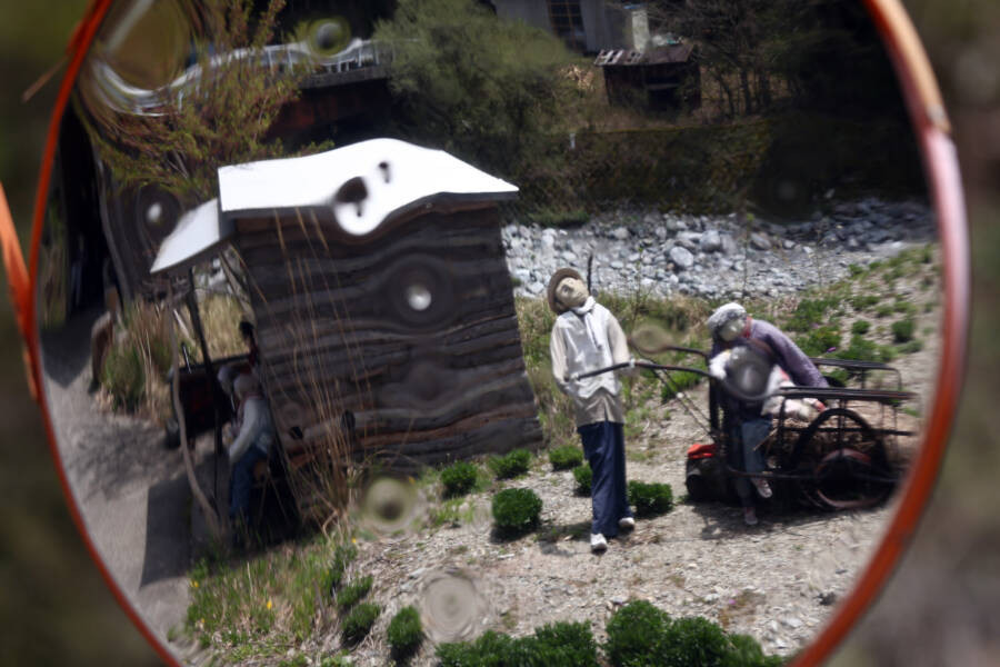 Búp bê "đại diện" cho con người ở mọi lứa tuổi, từ trẻ em cho tới người già.
