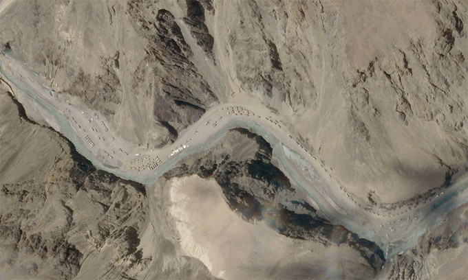 Vụ đụng độ biên giới Trung-Ấn mới nhất xảy ra tại thung lũng Galwan ở vùng Ladakh trong khu vực tranh chấp Kashmir vào đêm 15/6. Ảnh vệ tinh khu vực thung lũng sông Galwan. Ảnh: Planet Labs. 