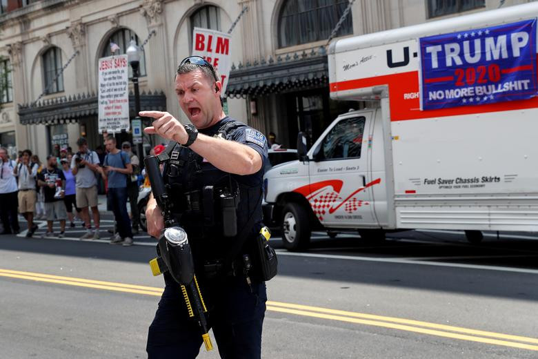 Lực lượng an ninh được triển khai gần nơi diễn ra cuộc vận động tranh cử của Tổng thống Trump.
