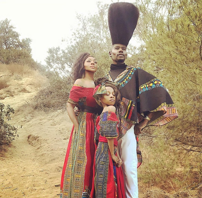 Tận dụng danh tiếng trên mạng, Benny kinh doanh luôn sản phẩm chăm sóc tóc. Tuy nhiên, cuối năm 2018, gia đình anh vướng vào lùm xùm bị nhiều người buộc tội mua các sản phẩm dưỡng tóc với gái rẻ, dán nhãn lại rồi bán với giá 399 USD mỗi bộ. Vụ việc sau đó cũng chìm vào quên lãng vì những người tố cáo không đưa thêm được các bằng chứng chứng minh lời buộc tội.