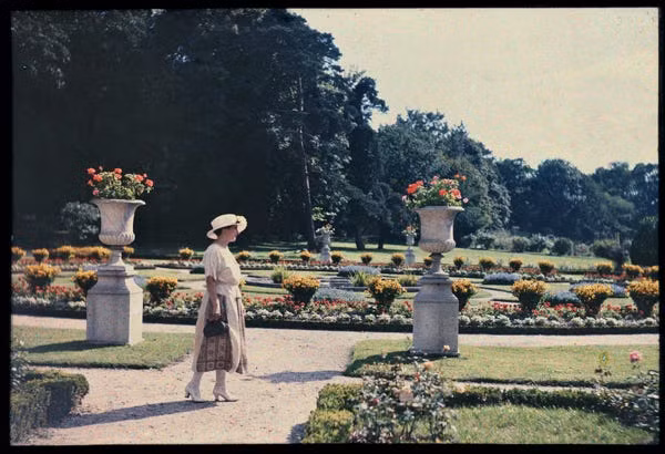 Paris còn có rất nhiều khu vườn và công viên xinh đẹp.