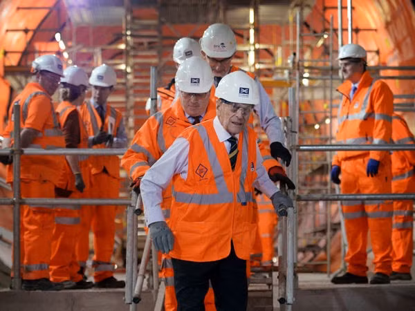 Loat hinh day bat ngo ve Hoang than Philip-Hinh-9