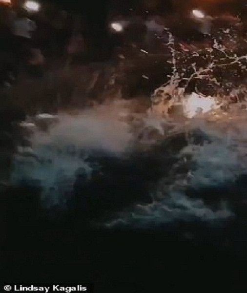 Can canh tuong Christopher Columbus bi pha hoai giua bieu tinh o My-Hinh-7