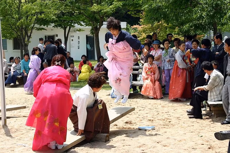 Tet Doan Ngo o Han Quoc, Nhat Ban... co gi doc la, khac Viet Nam?-Hinh-10