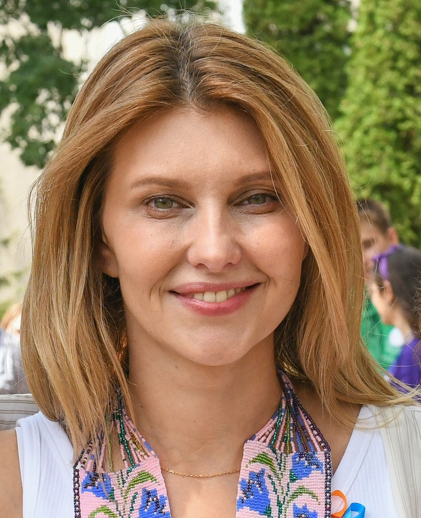 Chan dung De nhat phu nhan Ukraine xinh dep vua mac COVID-19-Hinh-2