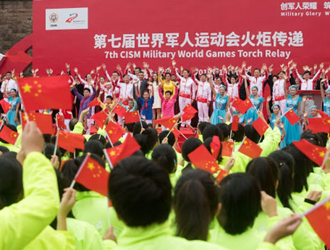 Nhưng phân tích ảnh vệ tinh chưa phải là bằng chứng duy nhất. Trong số khoảng 10.000 vận động viên từ hơn 100 quốc gia tham gia Thế vận hội quân sự tại Vũ Hán hồi đầu tháng 10/2019, nhiều người nhớ lại họ đã bị ốm với các triệu chứng cúm giống như dịch COVID-19.